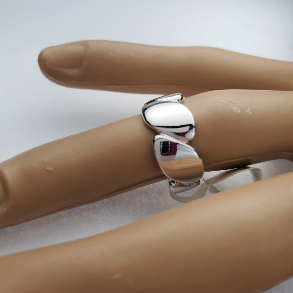 Silver Plated  Band Ring Rope design Size 5 *